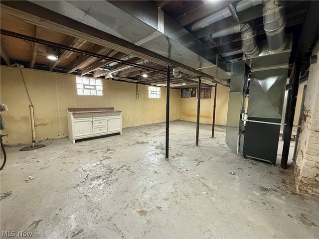 9612 Park Heights Avenue, Garfield Heights, OH 44125