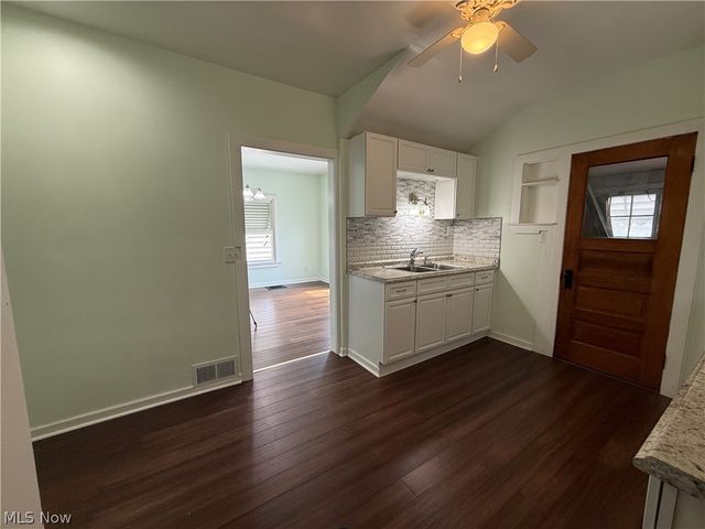 9612 Park Heights Avenue, Garfield Heights, OH 44125