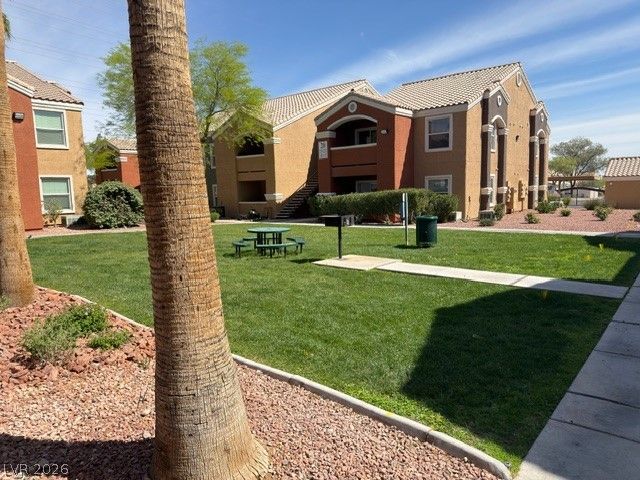 8101 West FLAMINGO Road 1144, Las Vegas, NV 89147