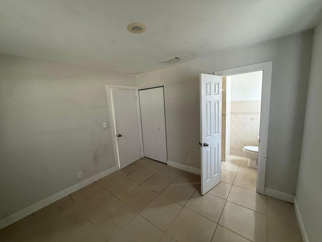 4161 NW 11th, Oakland Park, FL 33309