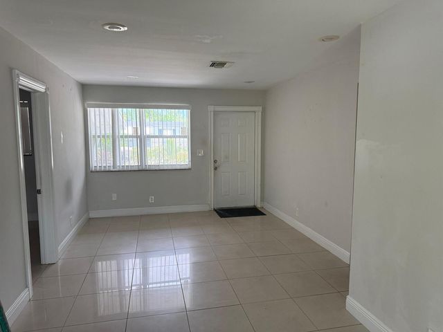 4161 NW 11th, Oakland Park, FL 33309