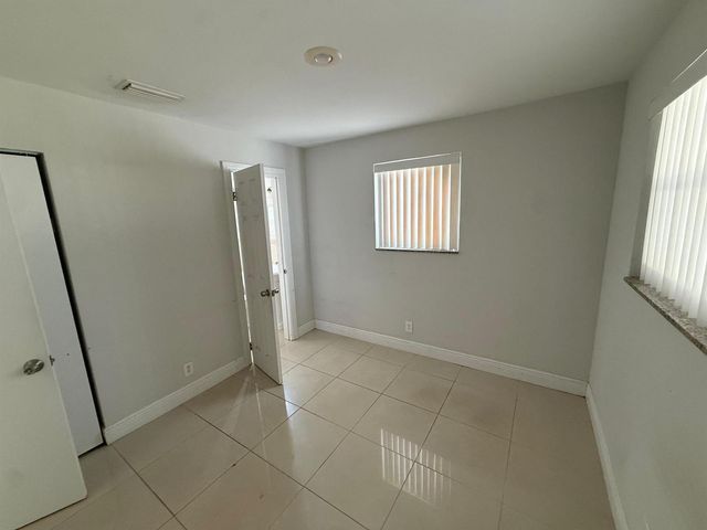 4161 NW 11th, Oakland Park, FL 33309