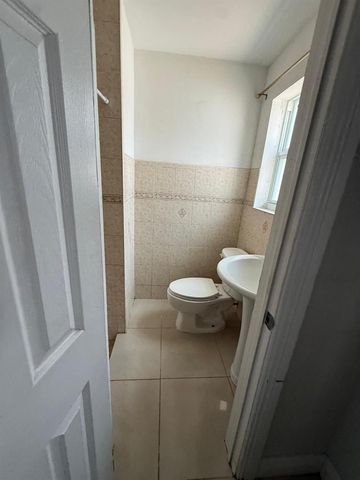 4161 NW 11th, Oakland Park, FL 33309