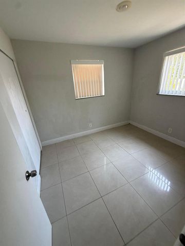 4161 NW 11th, Oakland Park, FL 33309