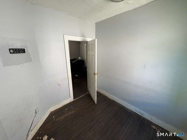 21 West Farm Street, Waterbury, CT 06704