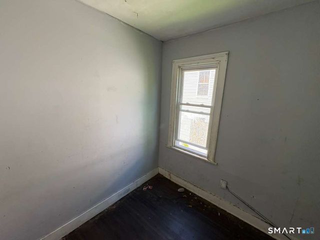 21 West Farm Street, Waterbury, CT 06704