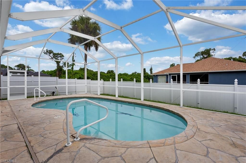 3705 Kilarney ST, FORT MYERS, FL 33905 — photo 2