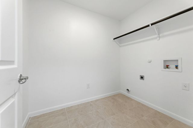 5008 Irvine LN, Del Valle, TX 78617