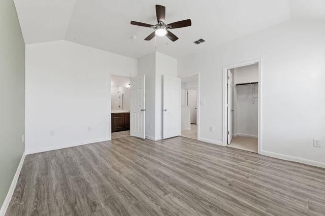 5008 Irvine LN, Del Valle, TX 78617