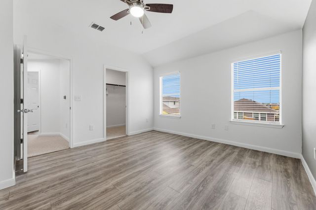5008 Irvine LN, Del Valle, TX 78617