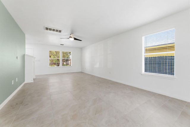5008 Irvine LN, Del Valle, TX 78617