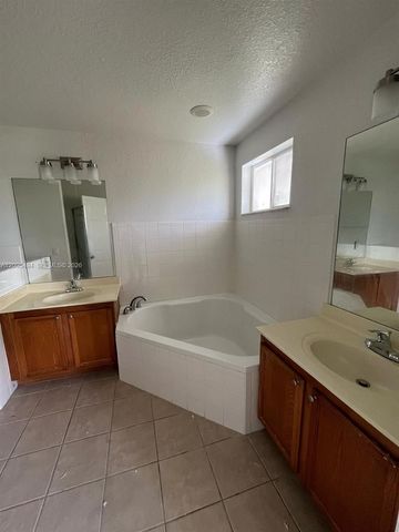 1675 SE 9th Terrace, Homestead, FL 33034