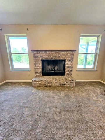 208 Settlers Ridge RDG, Bertram, TX 78605
