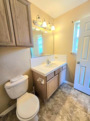 208 Settlers Ridge RDG, Bertram, TX 78605