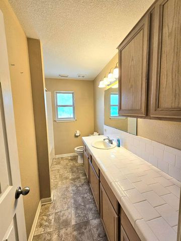 208 Settlers Ridge RDG, Bertram, TX 78605