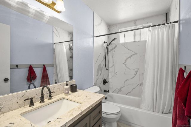 2038 Siegle Dr, Lemon Grove, CA 91945