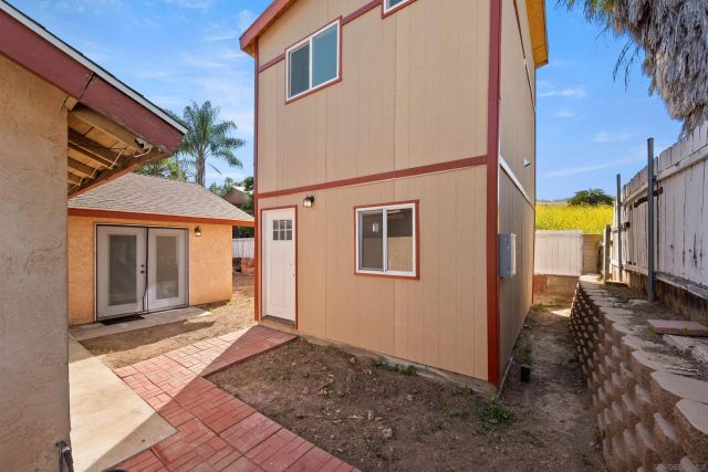 2038 Siegle Dr, Lemon Grove, CA 91945