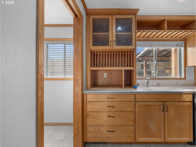 12840 Se MILL St, Portland, OR 97233