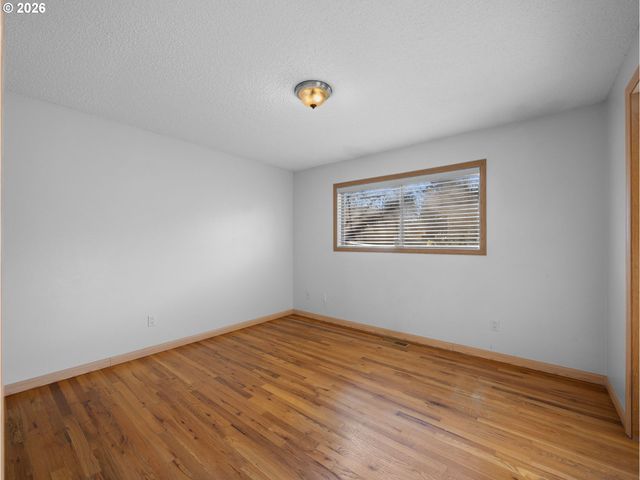 12840 Se MILL St, Portland, OR 97233