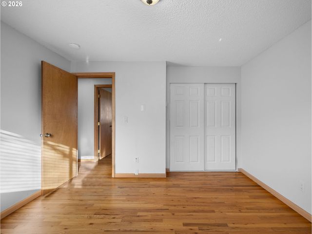 12840 Se MILL St, Portland, OR 97233