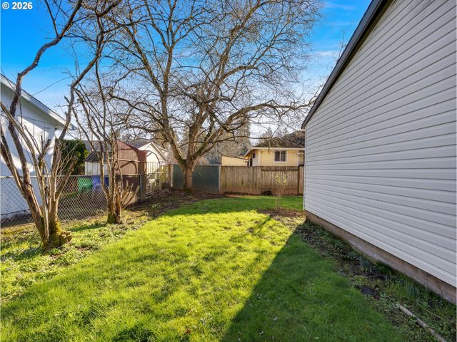 12840 Se MILL St, Portland, OR 97233