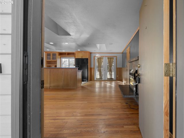 12840 Se MILL St, Portland, OR 97233