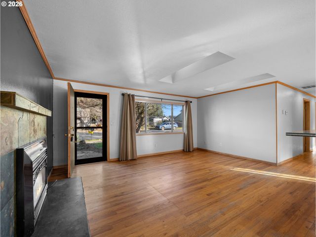 12840 Se MILL St, Portland, OR 97233