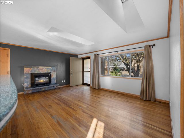 12840 Se MILL St, Portland, OR 97233