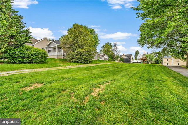 19 E MAIN ST, Middletown, MD 21769