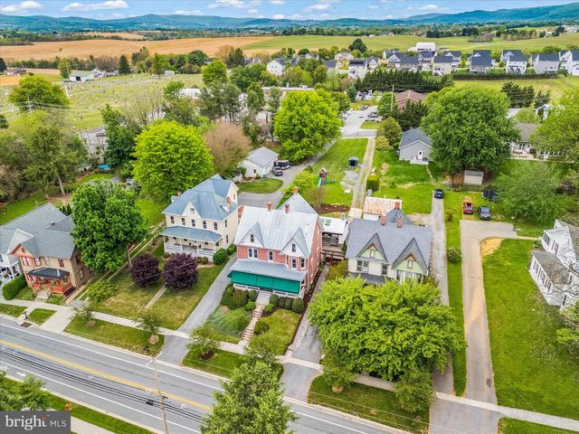 19 E MAIN ST, Middletown, MD 21769