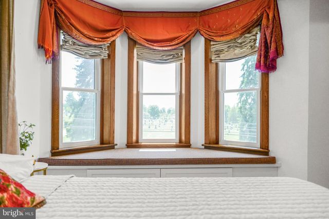19 E MAIN ST, Middletown, MD 21769