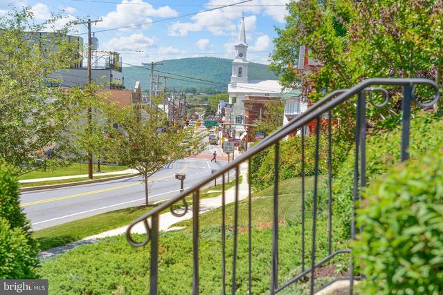 19 E MAIN ST, Middletown, MD 21769