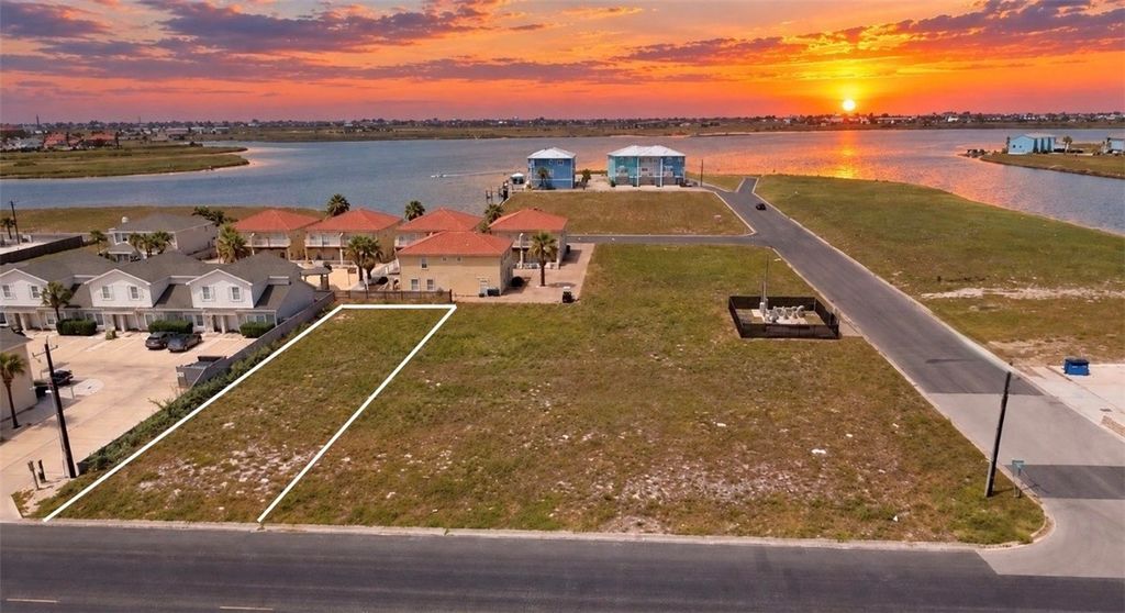 15009 Leeward Dr, Corpus Christi, TX 78418 — exterior