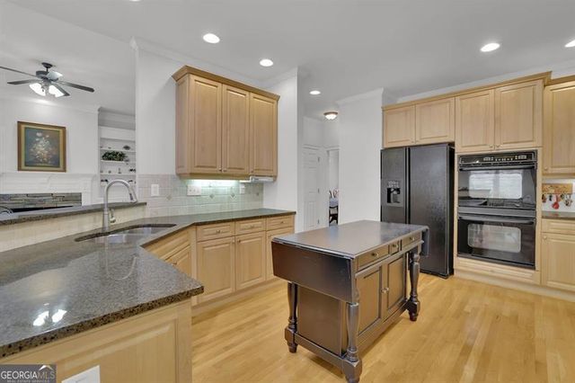 1502 Menlo Drive NW, Kennesaw, GA 30152