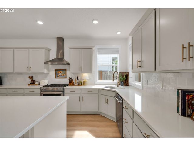 15330 Sw SILKWOOD Ct, Portland, OR 97224