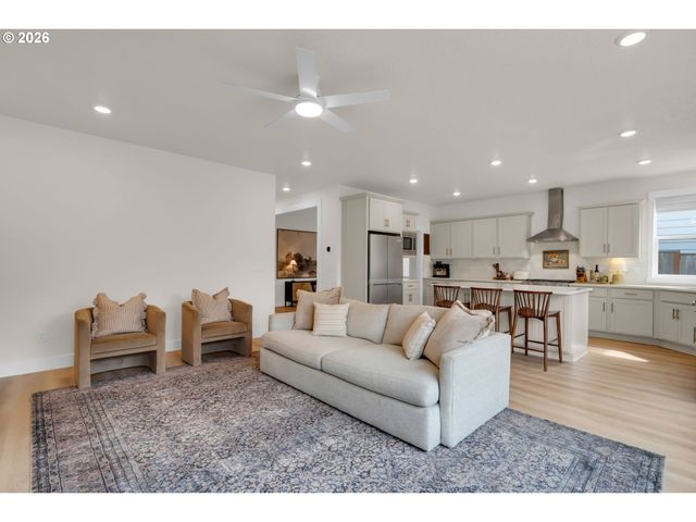 15330 Sw SILKWOOD Ct, Portland, OR 97224