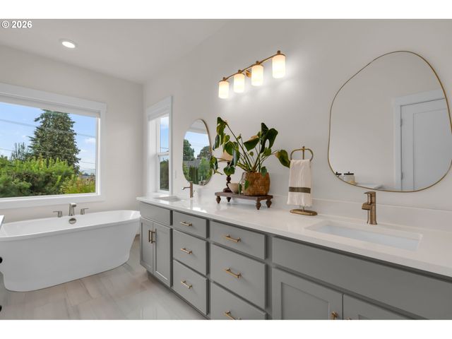 15330 Sw SILKWOOD Ct, Portland, OR 97224