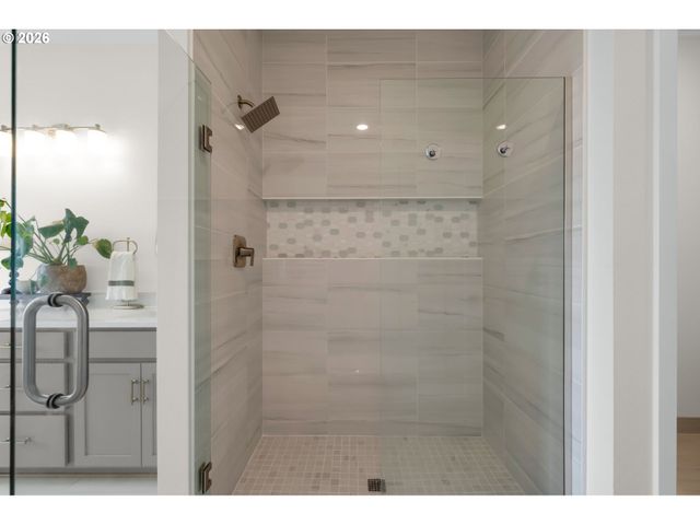 15330 Sw SILKWOOD Ct, Portland, OR 97224