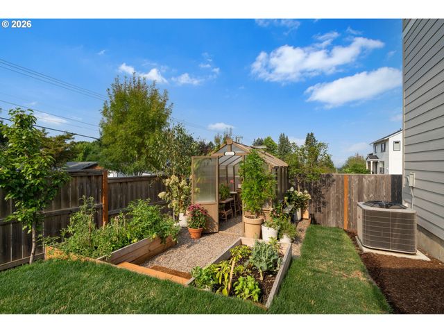 15330 Sw SILKWOOD Ct, Portland, OR 97224