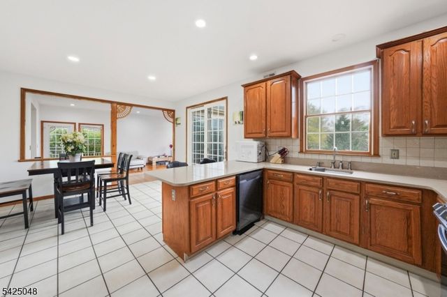 44 Roanoke Rd, Montgomery Twp., NJ 08502