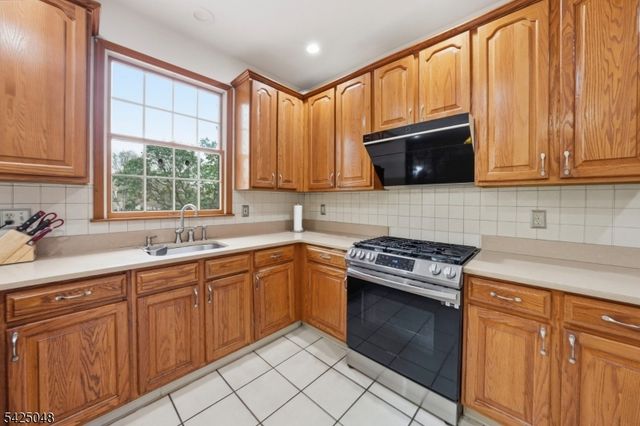 44 Roanoke Rd, Montgomery Twp., NJ 08502