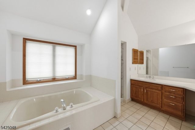 44 Roanoke Rd, Montgomery Twp., NJ 08502