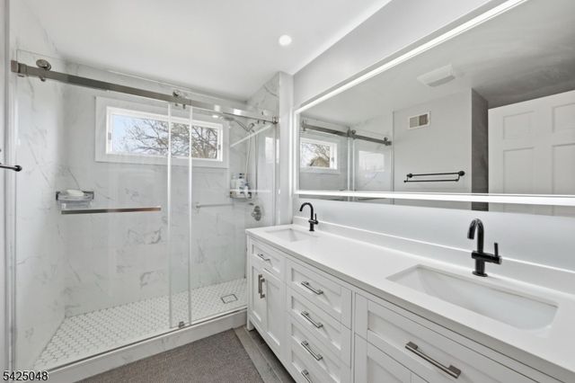 44 Roanoke Rd, Montgomery Twp., NJ 08502