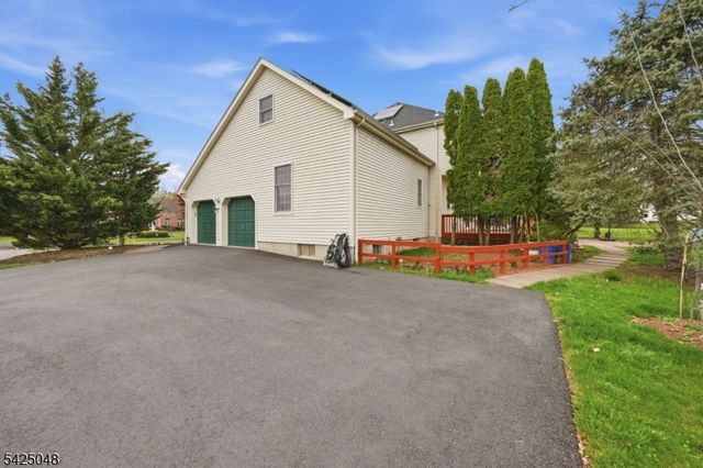 44 Roanoke Rd, Montgomery Twp., NJ 08502