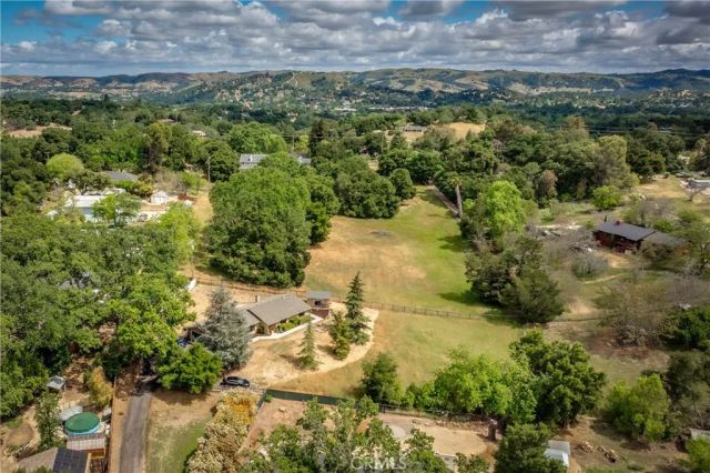 6055 Flores, Atascadero, CA 93422
