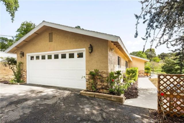 6055 Flores, Atascadero, CA 93422