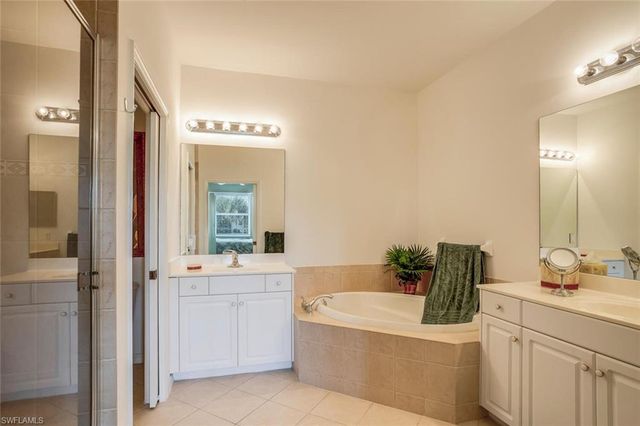 3980 Bishopwood CT E 4, Naples, FL 34114