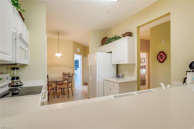 3980 Bishopwood CT E 4, Naples, FL 34114