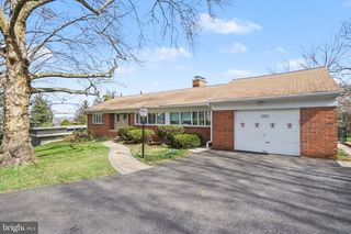 1353 CLOVER LN, York, PA 17403