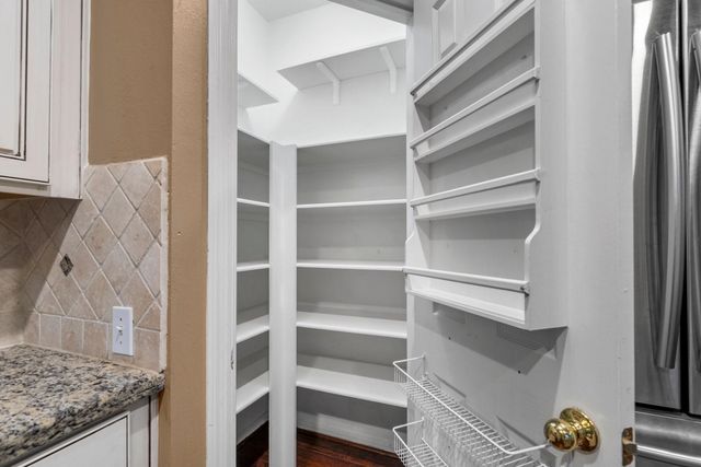 70 Harvest Wind Place, The Woodlands, TX 77382